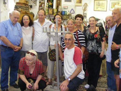 בני מעלה החמישה ילידי שנת 1948 מבקרים במוזיאון ב- 1.7.2011